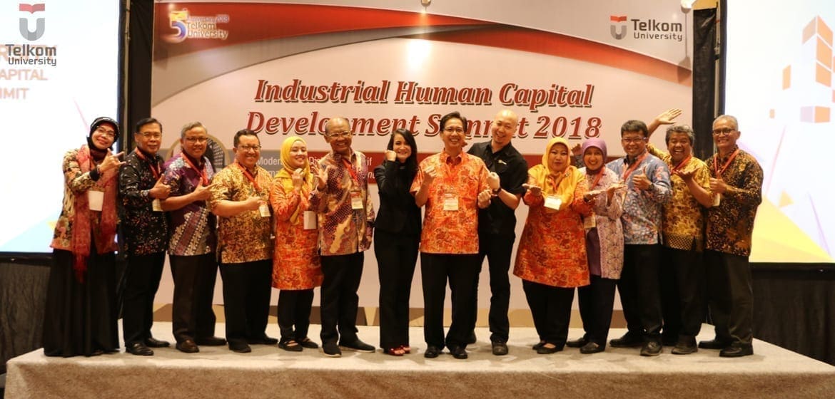 20 Terapkan Konsep Penta Helix Telkom University Siapkan Generasi Milenial Pada Era Industri 4.0 1