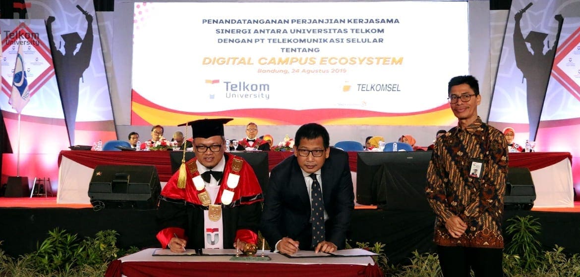 25 Telkom University dan Telkomsel Sepakat Tingkatkan Digitalisasi Pendidikan di Indonesia