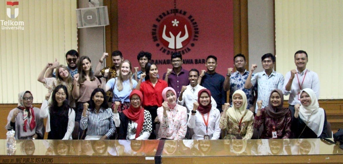 03 Belasan Mahasiswa Internasional Tel U Sambangi Dekranasda