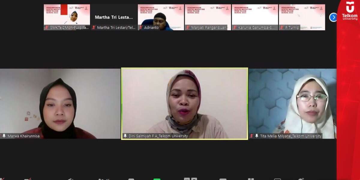 Dosen Telkom University Latih Kemahiran Marketing Guru SMK Telkom 2 Medan
