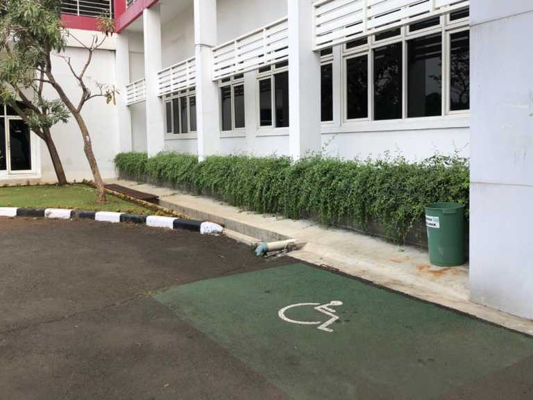 disabilitas-768x576 Perguruan Tinggi Universitas Swasta Terbaik di Bandung Indonesia, Tel-U telah terakreditasi Unggul, dan program studinya sudah terakreditasi Unggul atau A.