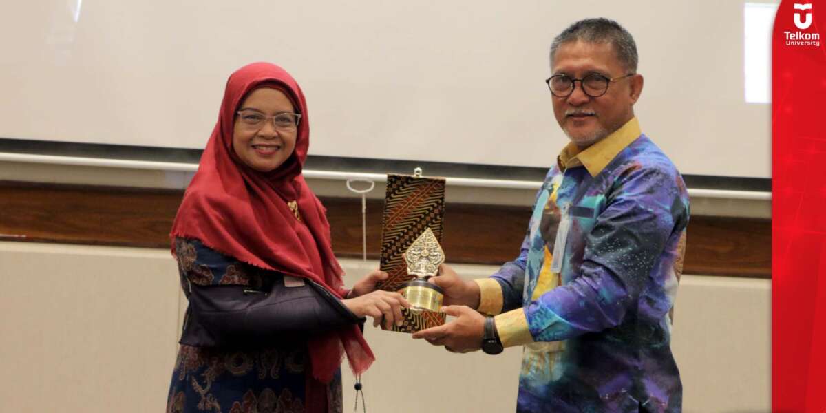 seminar nasional telkom university