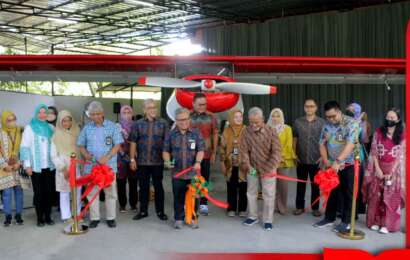 telu terima hibah pesawat