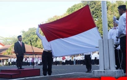 Upacara Bendera Tel U