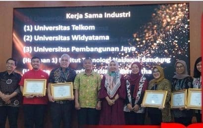 Tel U Jadi Juara Umum Pada Ajang Anugerah Kerja Sama Diktiristek LLDIKTI Wilayah IV