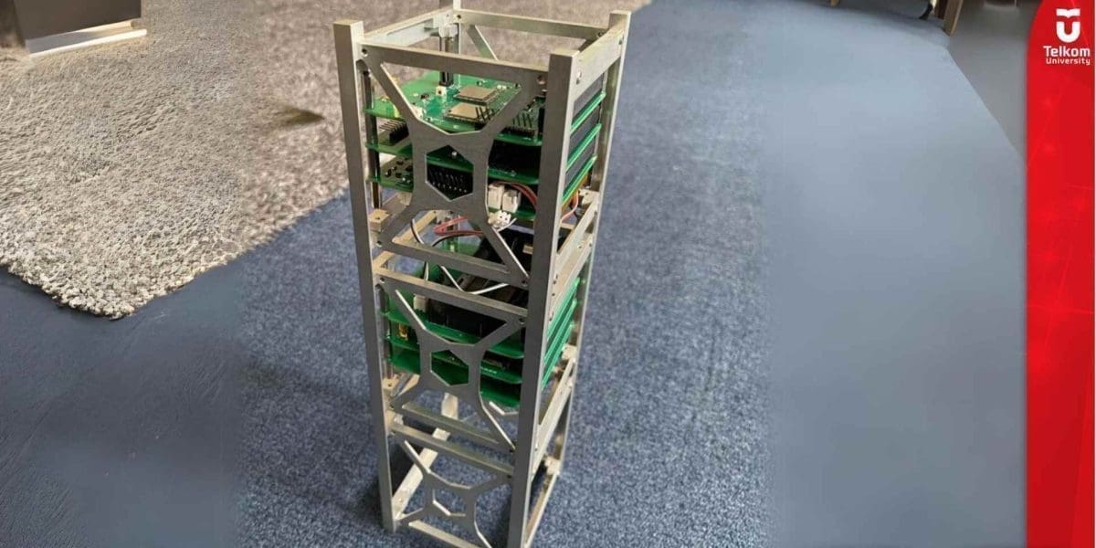 Tim Dosen Telkom University Kembangkan Rancangan Flight Model Satelit Orbit Rendah