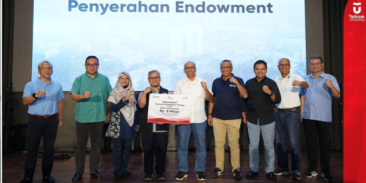 Penyerahan Endownment Fund 8 Milyar