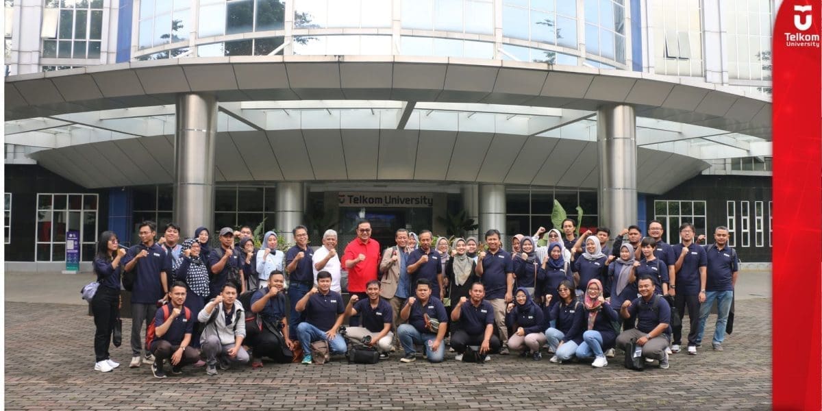 Satukan Visi dan Perkuat Sinergi Tim Tel U Surabaya Berkunjung ke Tel U Bandung 