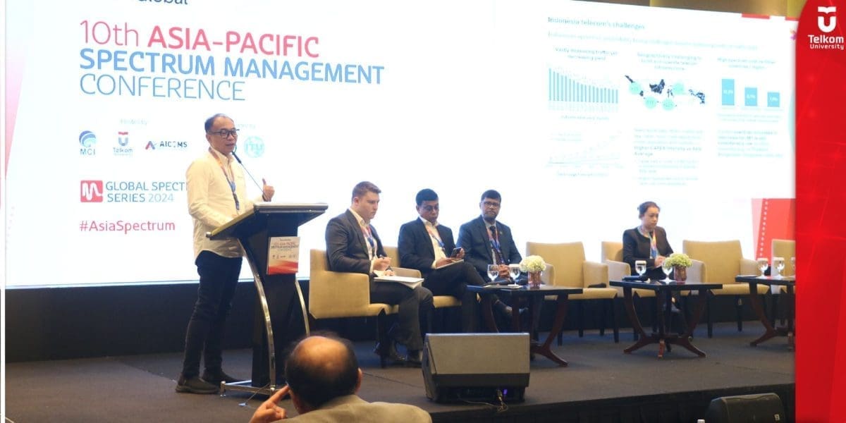 Diskusi Strategi Menghadapi Kesenjangan Digital Pada Kegiatan APSMC 2024