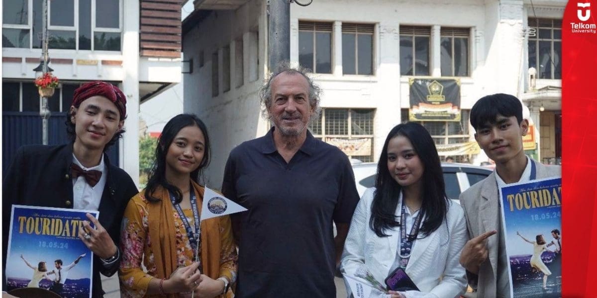 Mahasiswa Tel U Gelar Touridates Wisata Sejarah Kota Bandung untuk Gen Z