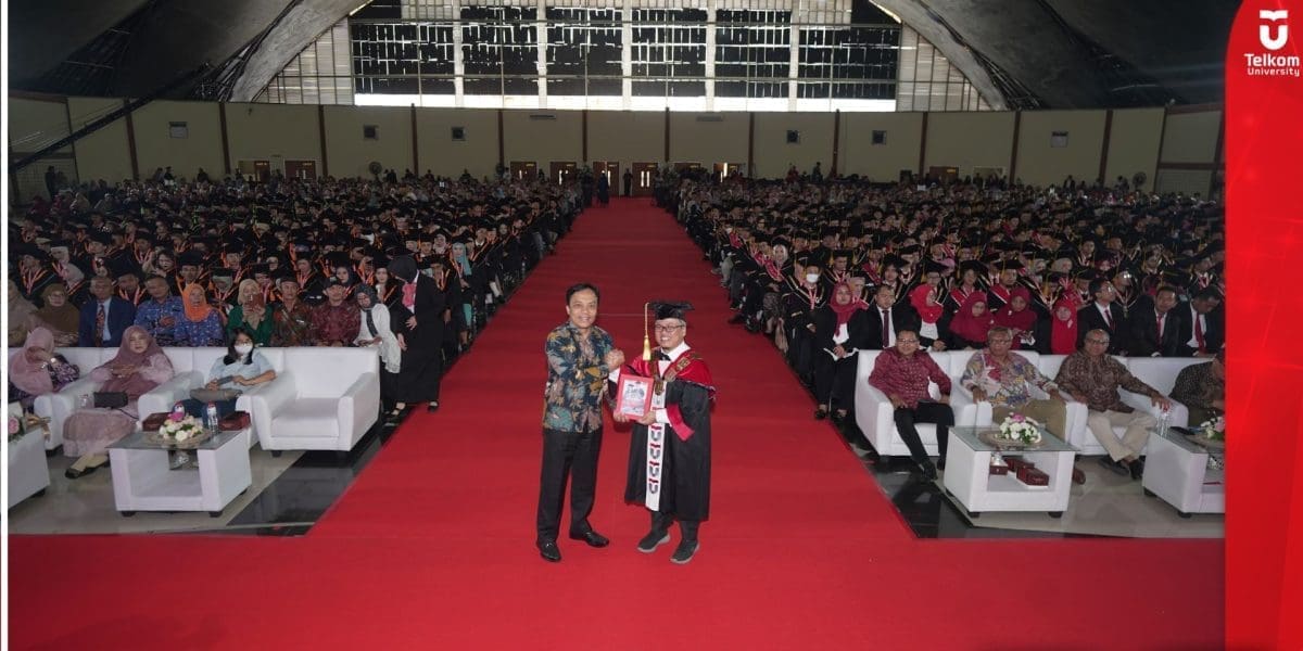Sandiaga Uno Ucapkan Selamat Kepada 1 428 Wisudawan Telkom UniversitySandiaga Uno Ucapkan Selamat Kepada 1 428 Wisudawan Telkom University