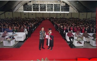 Sandiaga Uno Ucapkan Selamat Kepada 1 428 Wisudawan Telkom UniversitySandiaga Uno Ucapkan Selamat Kepada 1 428 Wisudawan Telkom University