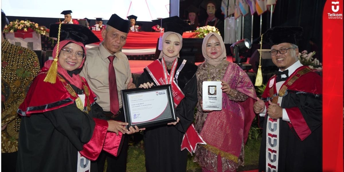 Simak Kisah Fajria Wisudawan Berprestasi Terbaik I Bidang Inovasi dan Entrepreneurship Telkom University