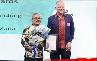 Telkom University Terima Appreciation Award dari Deakin University