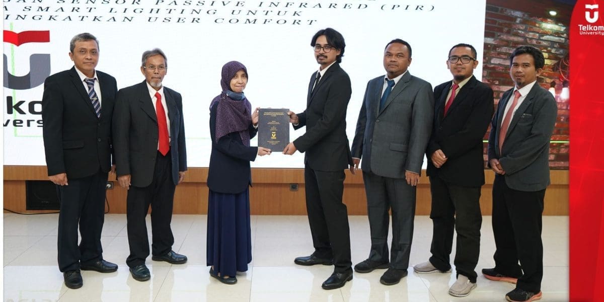 Tel U Gelar Sidang Terbuka Doktoral Perdana Program Studi Doktor Informatika 