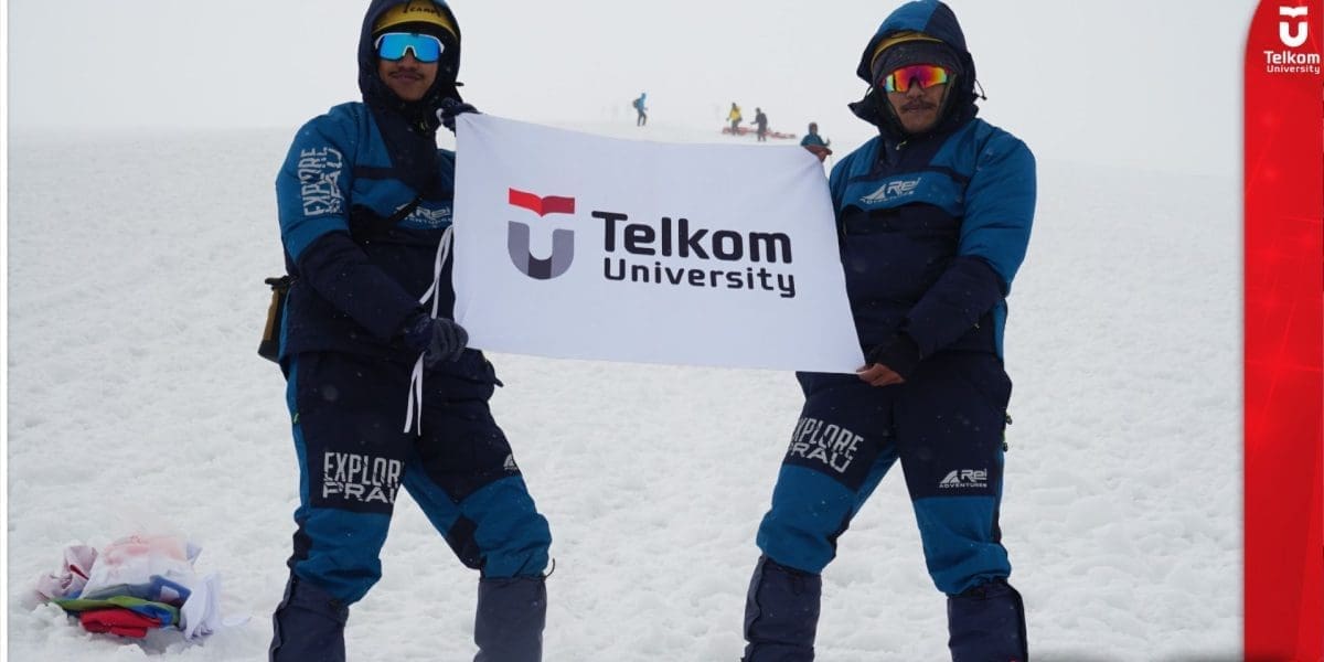 Merayakan Kemerdekaan Ala Astacala Telkom University Mendaki Gunung Elbrus Kaukasus Rusia 