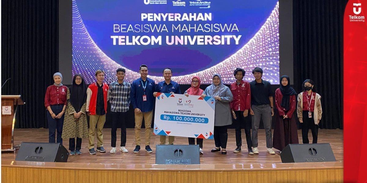 Ditmawa Tel–U Gelar Talkshow Bertajuk Mental Health in Digital Age Navigating Social Media Society dan Penyerahan Beasiswa dari TelkoMedika