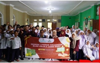 Dosen Tel U Berikan Edukasi Keuangan Bagi Siswa di MTs Salafiyah Al Falah Bandung