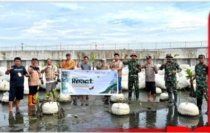 Mahasiswa Telkom University Tanam 200 Mangrove di Kebumen untuk Selamatkan Pesisir