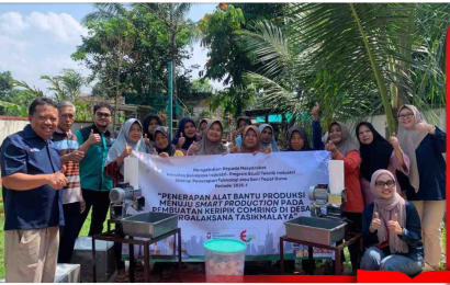 Penerapan Alat Bantu Produksi menuju Smart Production pada Pembuatan Keripik Comring di Desa Margalaksana Tasikmalaya