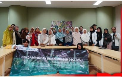 Pemberdayaan Ibu Rumah Tangga melalui Pendampingan UMKM Rumah Digital Berbasis DigiLink