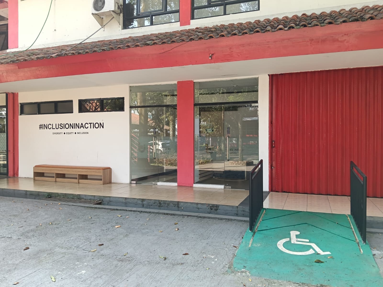 Support center for minority groups2