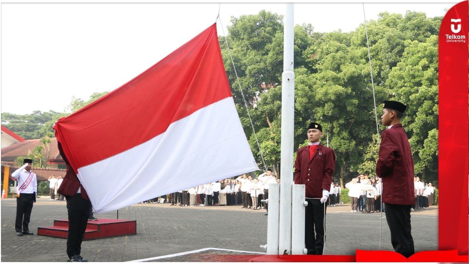 Tel-U Gelar Upacara Peringatan Hari Sumpah Pemuda ke-96…